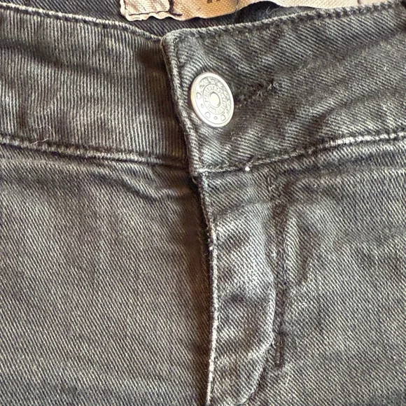 Brandy Melville Women's Frayed Hem Black Distressed Cutoff Jean Shorts Size 38 - Picture 5 of 11